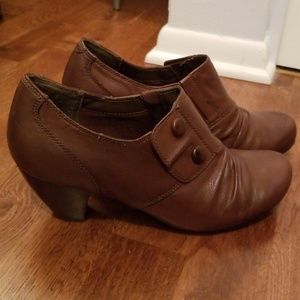 Brown bootie low heel, size 9M
